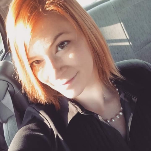 Meet your Posher, Amber - Picture 2 of 16